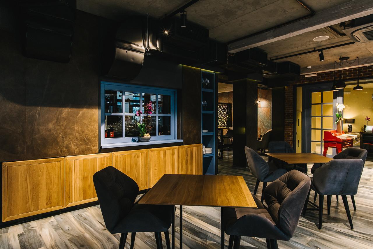 Noble Boutique Hotel Lutsk Exterior photo